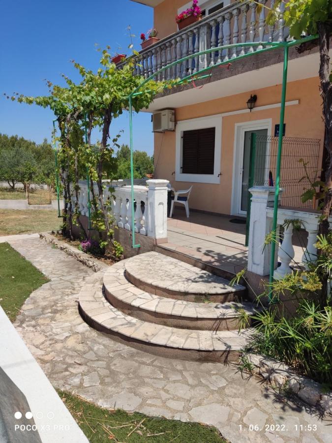 Apartmani Bruna Bilice Vrulje  Kültér fotó